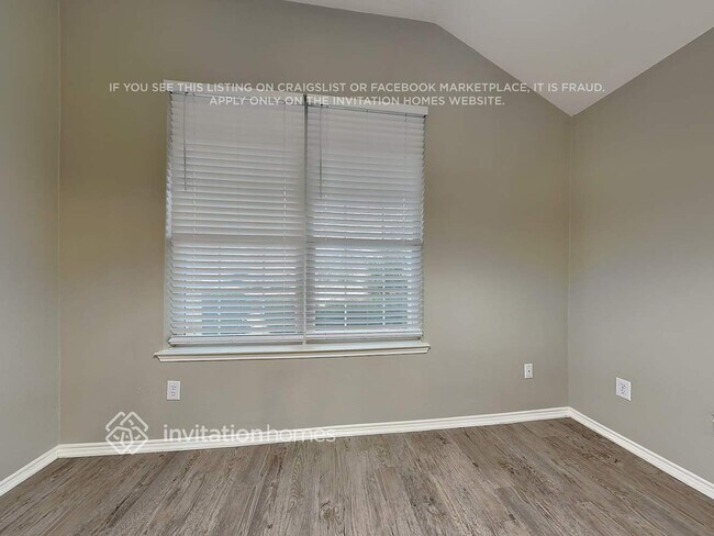 Foto del edificio - 562 Hickory Ln