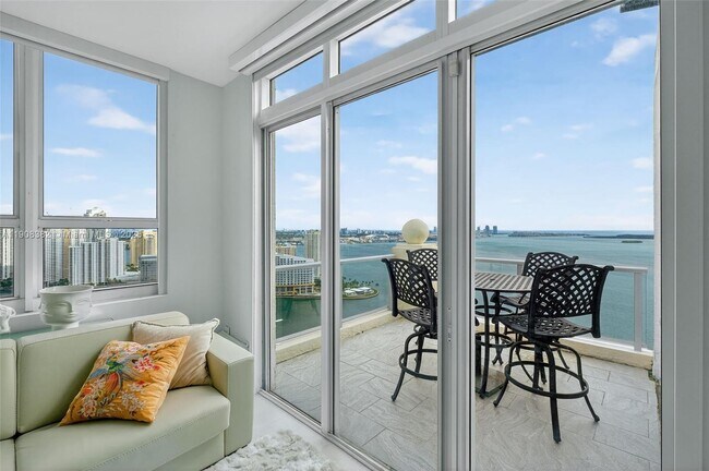 Foto del edificio - 1155 Brickell Bay Dr