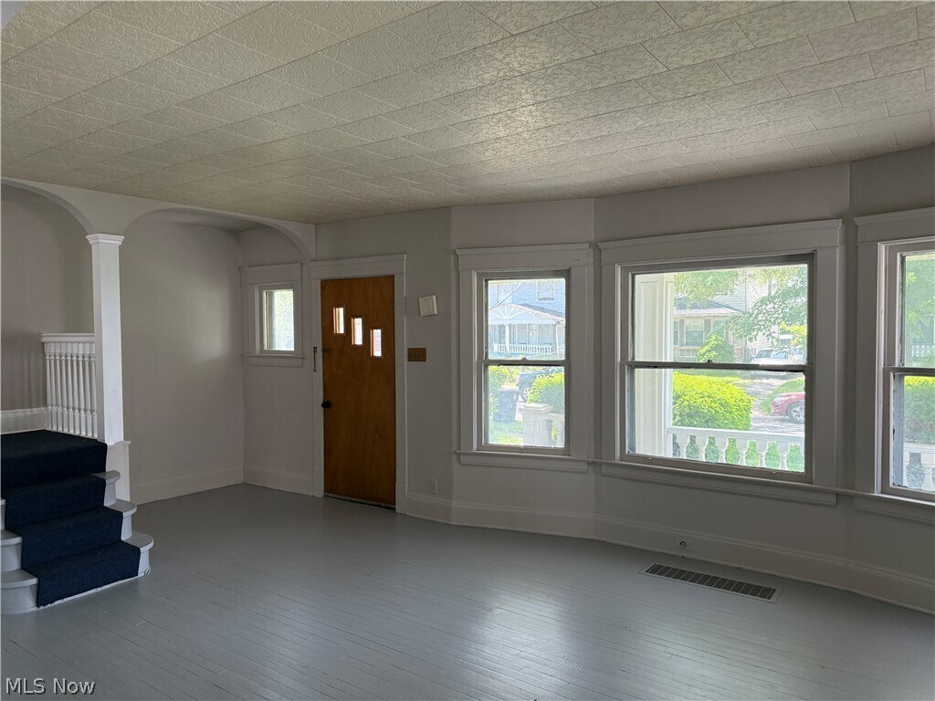 Foto del edificio - 9409 Kempton Ave