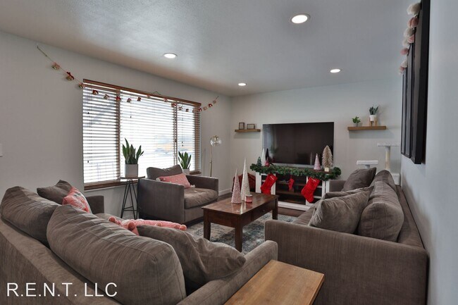 Building Photo - 4 br, 2 bath House - 4278 W 6200 S