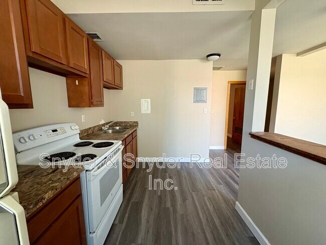 Foto del edificio - 777 W Market St