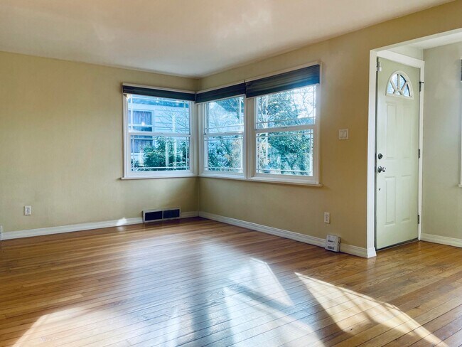 Foto del edificio - Welcome Home 2 BD/2BA Plus Large Finished ...