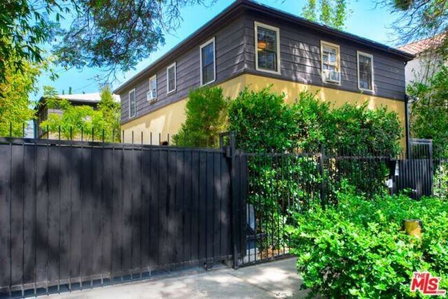 ¡La puerta de acceso remoto y seguro oculta el oasis! - 155 South Westmoreland Avenue