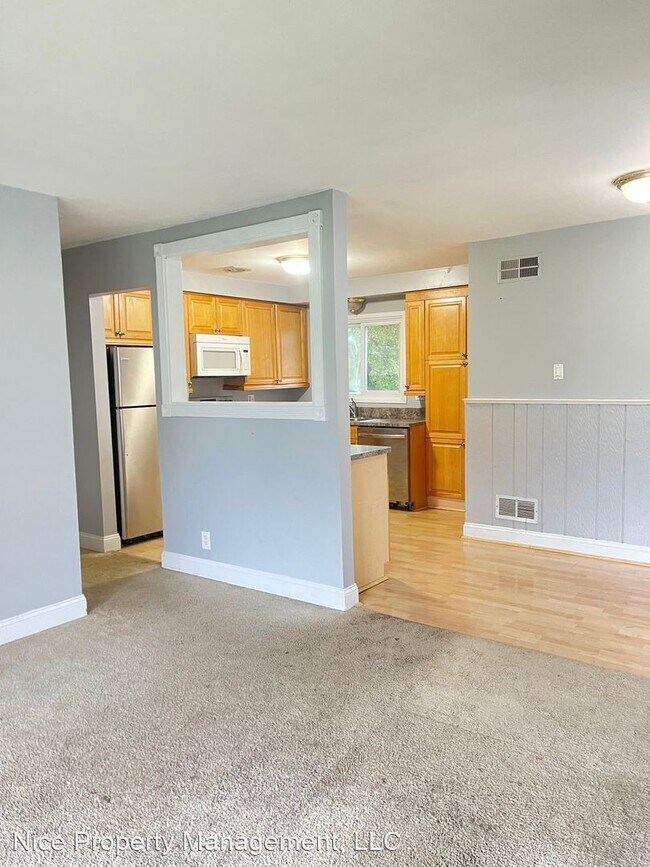 Building Photo - 3 br, 1.5 bath House - 6340 Eastlawn Ave