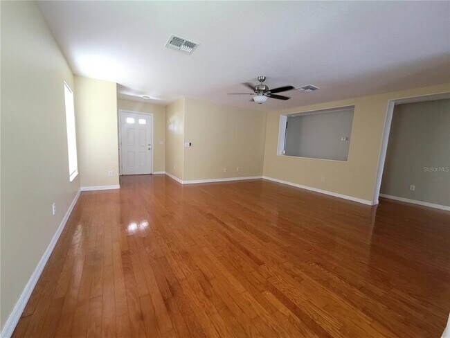 Foto del edificio - 13167 Oulton Cir