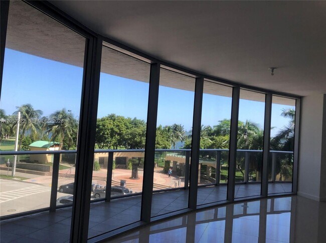 Foto del edificio - 488 NE 18th St