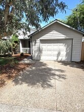 Building Photo - 415 Hilda St