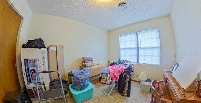 Building Photo - 3D Tour Available - Cozy Two Bedroom + Law...