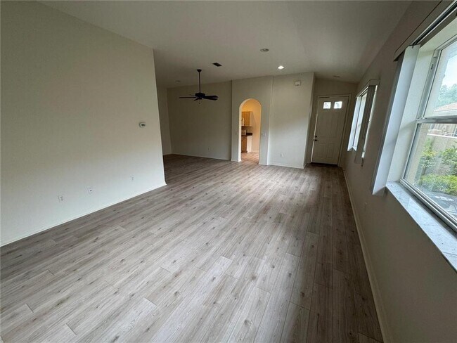 Foto del edificio - 315 Auburn Woods Cir
