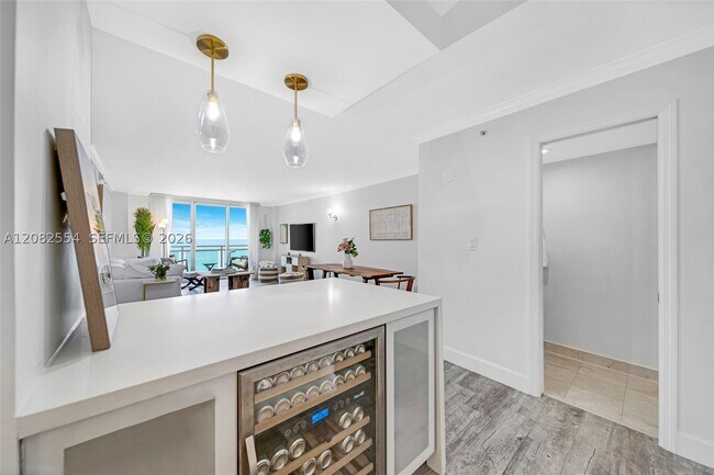 Building Photo - 6917 Collins Ave