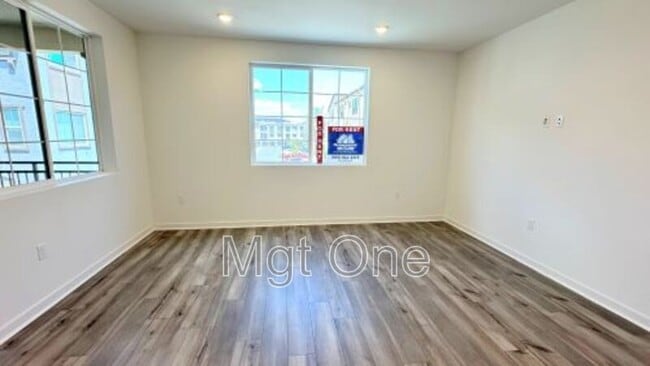 Photo - 6111 Victoria Way Unit 107 House