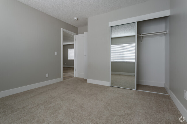 2BR, 1BR - 750 SF - #10 - 535 Hobart