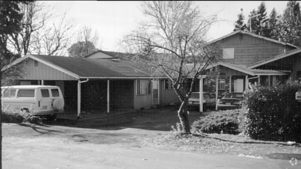 Building Photo - 1324-1332 X St