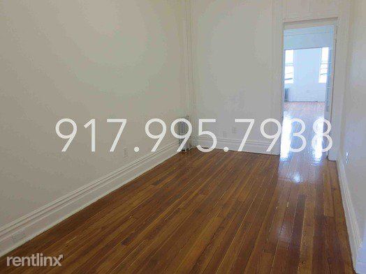 Building Photo - 561 Onderdonk Ave