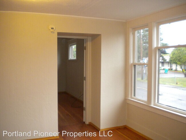 Building Photo - 5604 SE 86th Ave