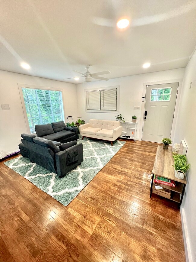 Foto del edificio - 271 Childs Dr NW