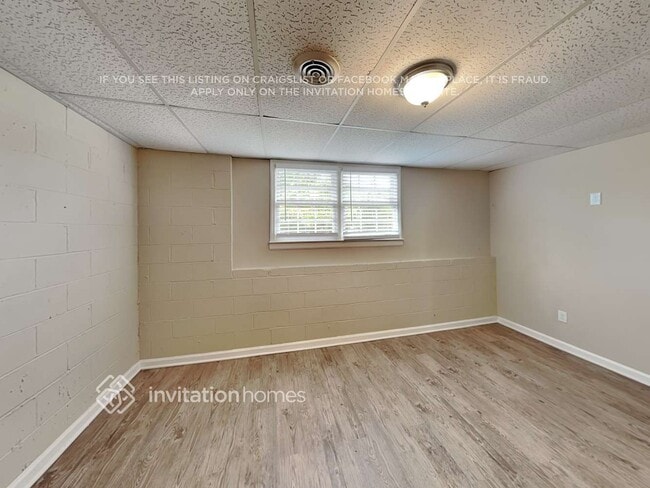 Building Photo - 425 Austin Dr
