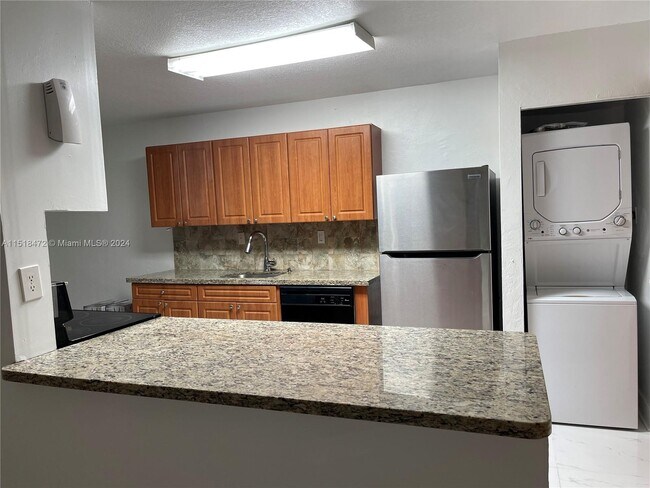 Building Photo - 15800 SW 90th Ct