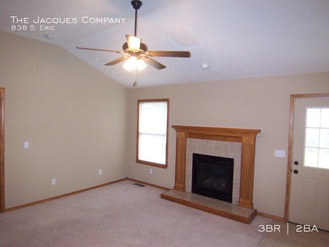 Building Photo - 838 S Eric St