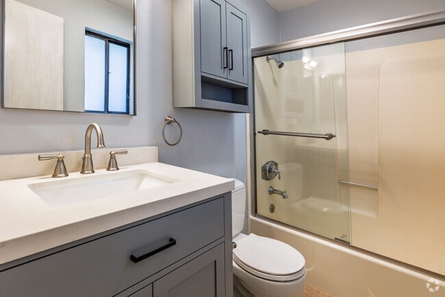 1BR, 1BA - 520SF - Bathroom - 362 Alida Way