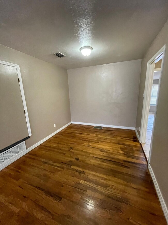 Building Photo - 3806 23rd St