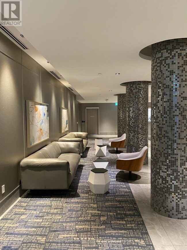 Photo du bâtiment - 50 Wellesley St E