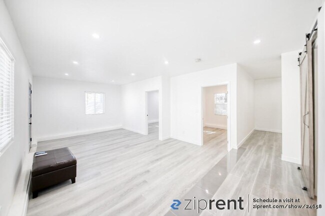 Building Photo - 2248 Duvall St