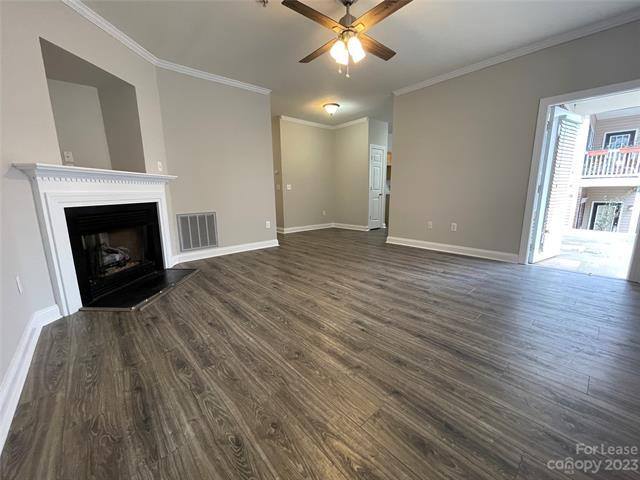 Foto del edificio - 21252 Hickory St