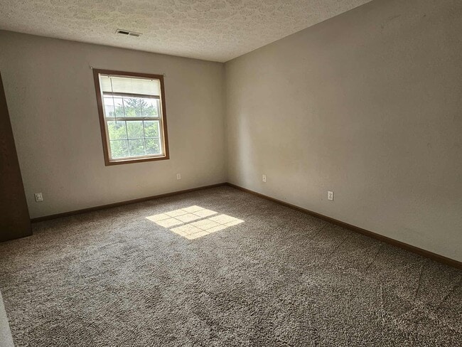Building Photo - 201 Country Villa Ln