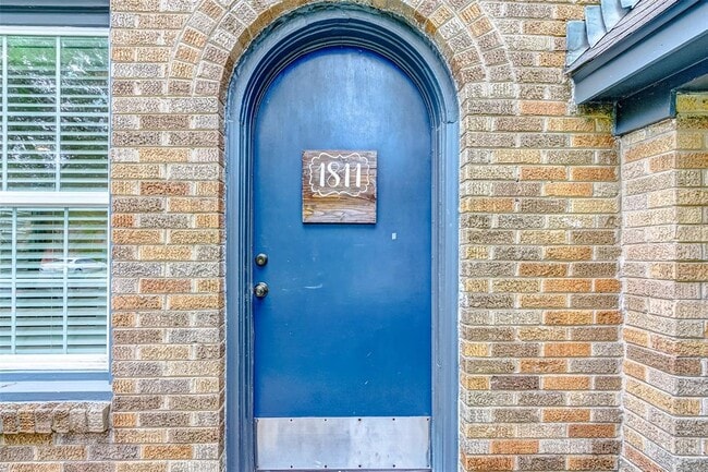 Building Photo - 1811 Marshall St