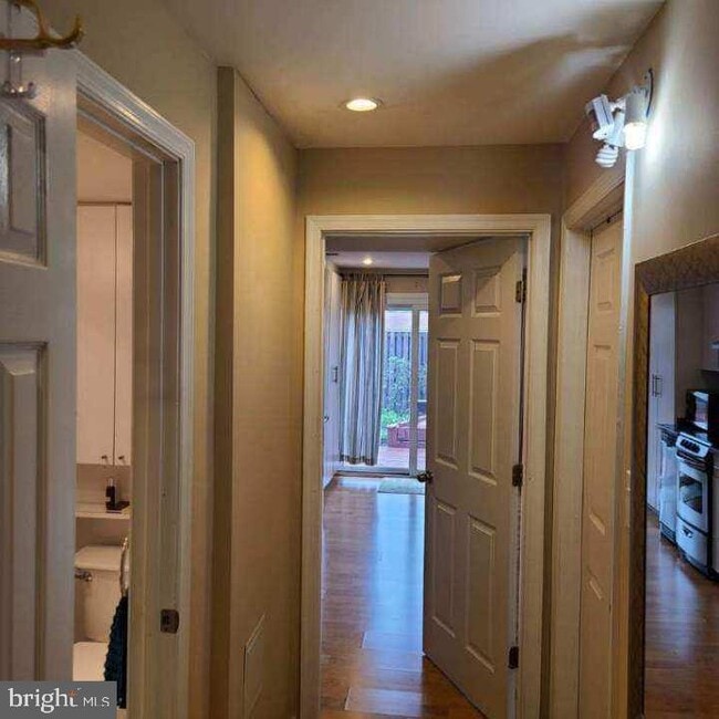 Building Photo - 107 Oak Shade Rd