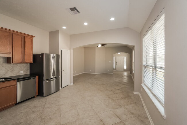 Building Photo - 20762 Rainmead Dr