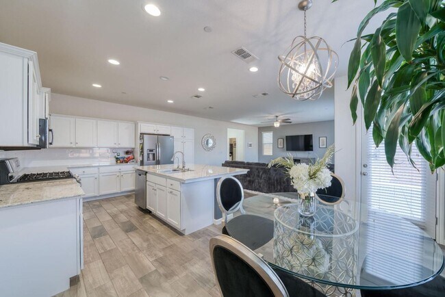 Foto del edificio - 3 br, 2.5 bath House - 3931 Griffith Ave