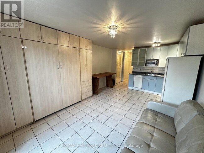 Photo du bâtiment - 123 Woodbine Ave