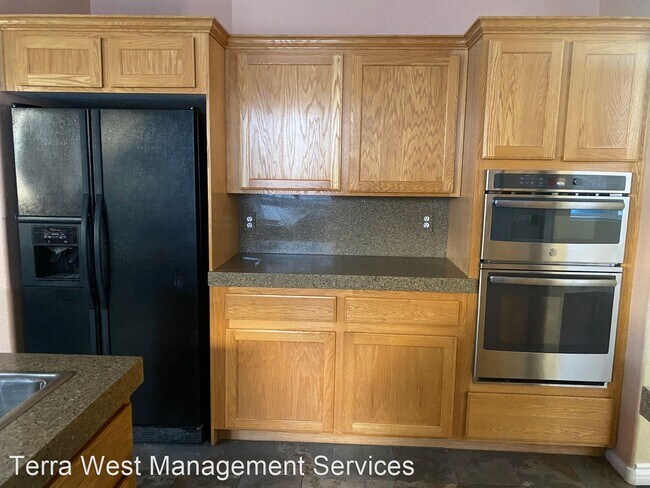 Building Photo - 5 br, 3 bath House - 1250 Lime Point St.