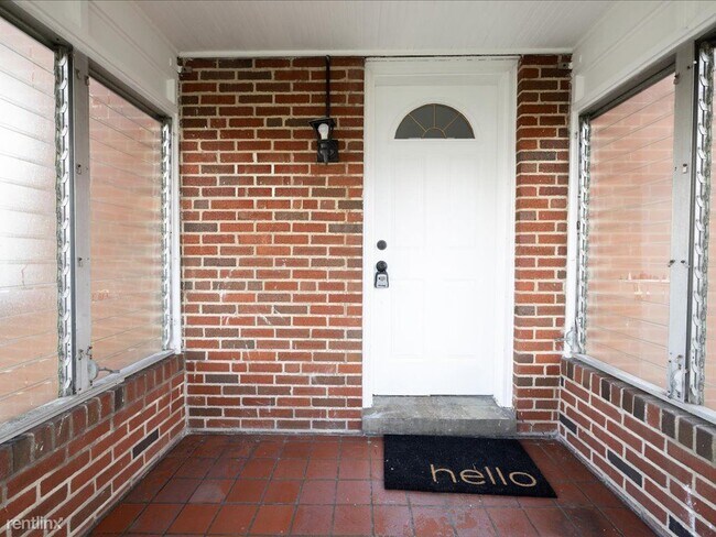 Building Photo - 3 br, 2 bath Townhome - 4609 Wilkens Avenue