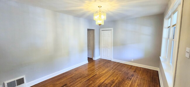 Foto del edificio - 5842 Goener Ave