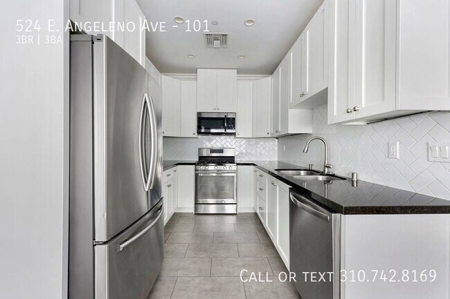 Building Photo - 524 E Angeleno Ave