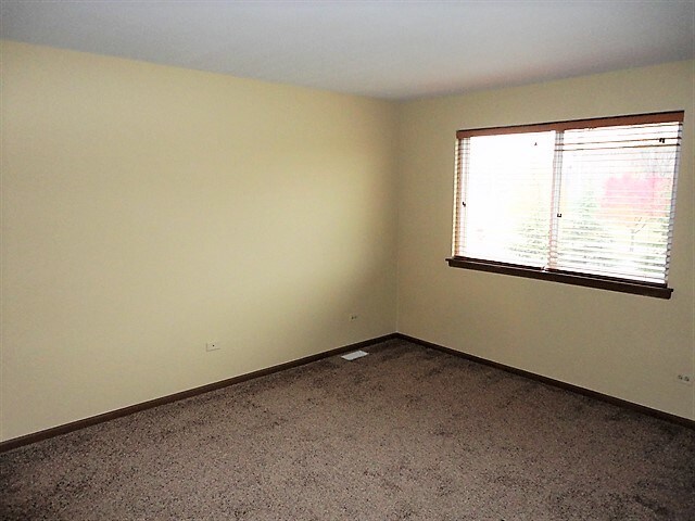 Building Photo - 2109 W Adobe Dr