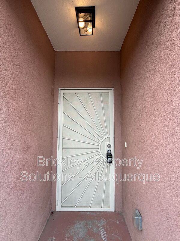 Building Photo - 1612 3rd St SW
