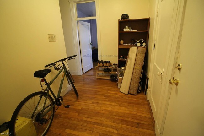 Foto del edificio - 78 Glenville Ave
