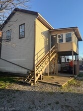 Building Photo - 107 W Main St
