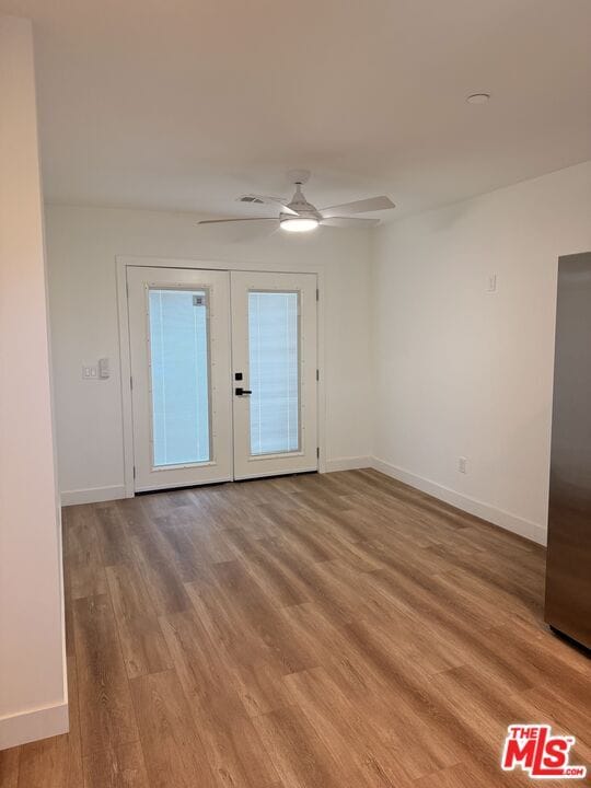 Building Photo - 6626 1/2 Woodlake Ave