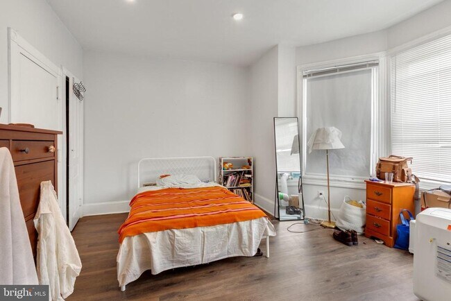 Foto del edificio - 4706 Warrington Ave