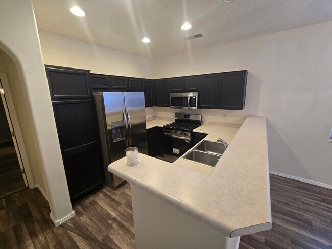 Foto del edificio - 5916 Sleepy Nights Rd NW