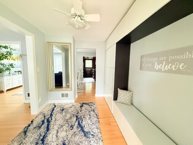 Foto del edificio - 71 Lakeview St