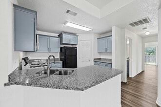 Building Photo - 502 Rockmoor Dr