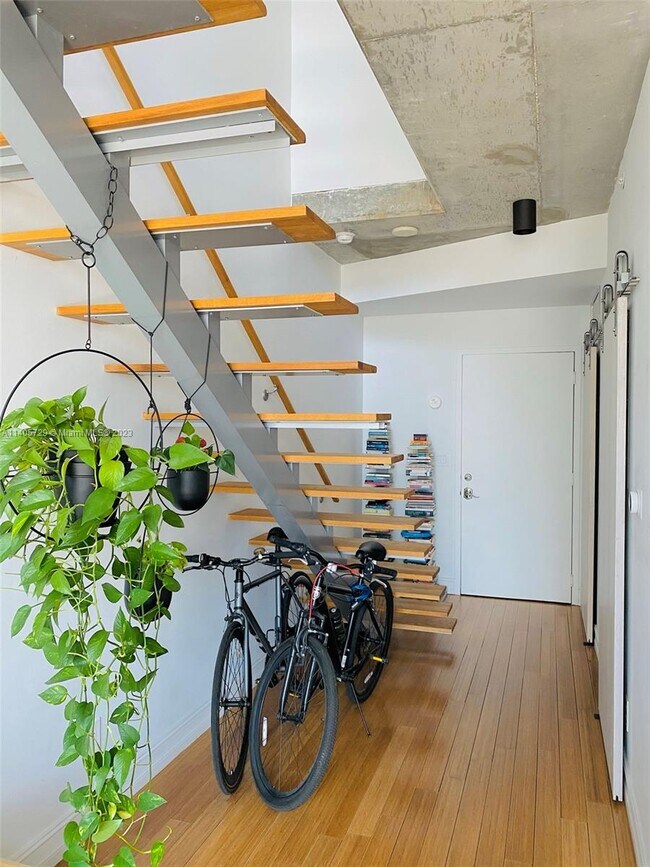 Foto del edificio - 690 SW 1st Ct