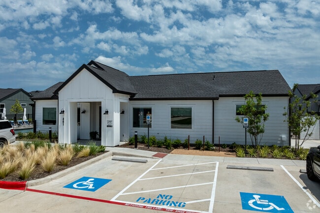 Building Photo - YardHomes® Cottonwood Creek