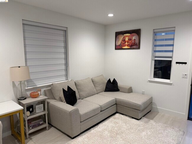 Foto del edificio - 451 Trellis Wy